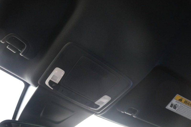 Honda Civic Hatchback Vehicle Image 16