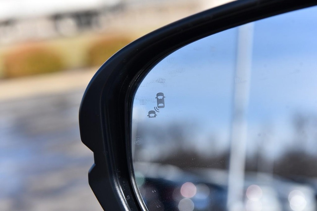 Honda CR-V Hybrid Vehicle Image 09