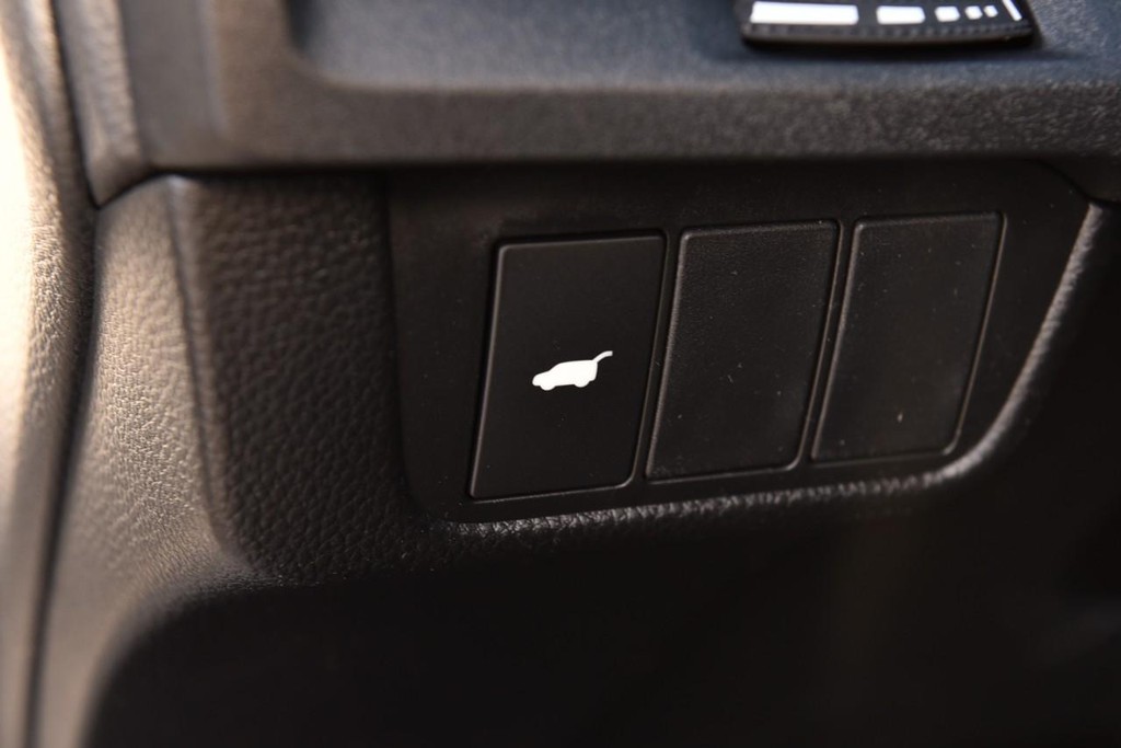 Honda CR-V Hybrid Vehicle Image 10