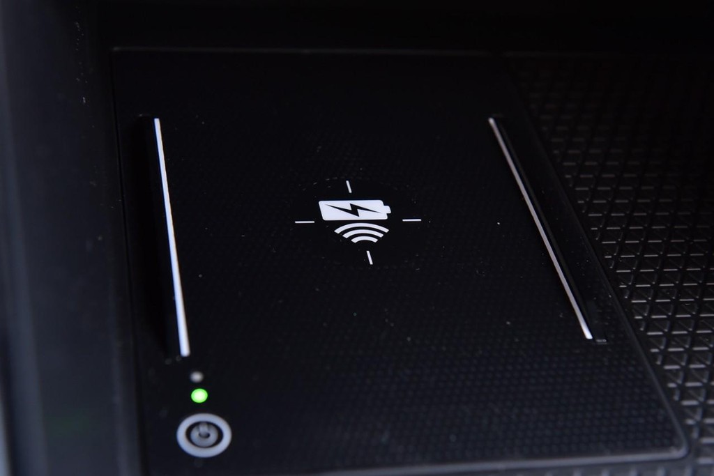 Honda CR-V Hybrid Vehicle Image 17