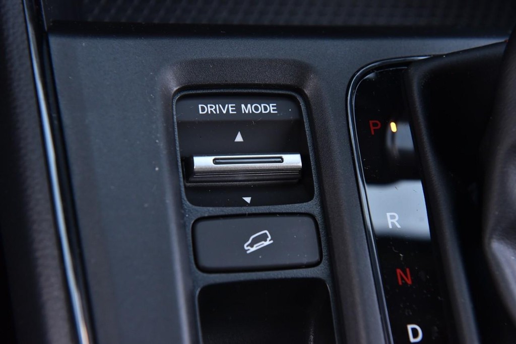 Honda CR-V Hybrid Vehicle Image 18