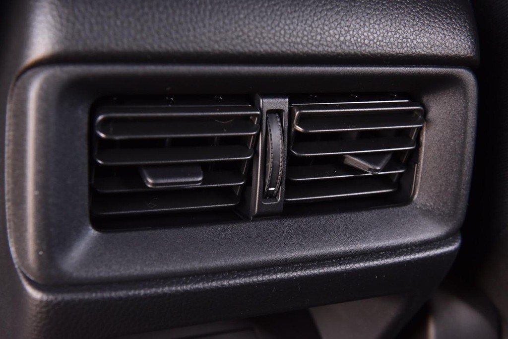 Honda CR-V Hybrid Vehicle Image 25