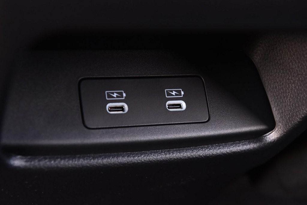 Honda CR-V Hybrid Vehicle Image 26