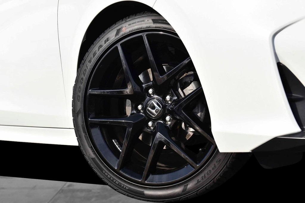 Honda Civic Sedan Vehicle Image 03