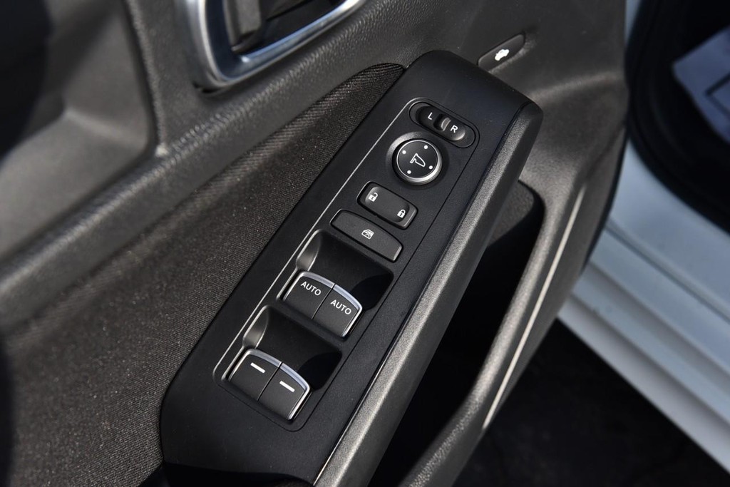 Honda Civic Sedan Vehicle Image 08