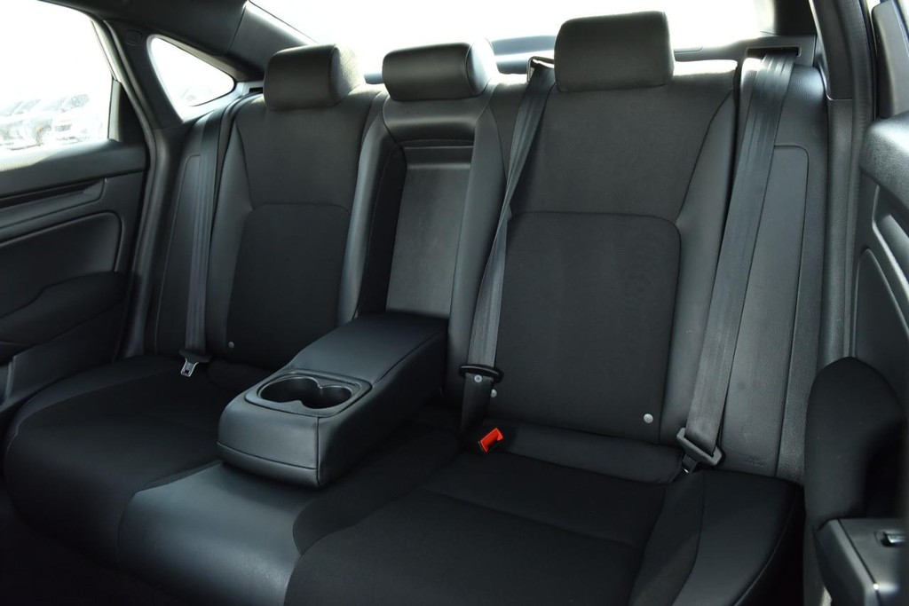 Honda Civic Sedan Vehicle Image 21