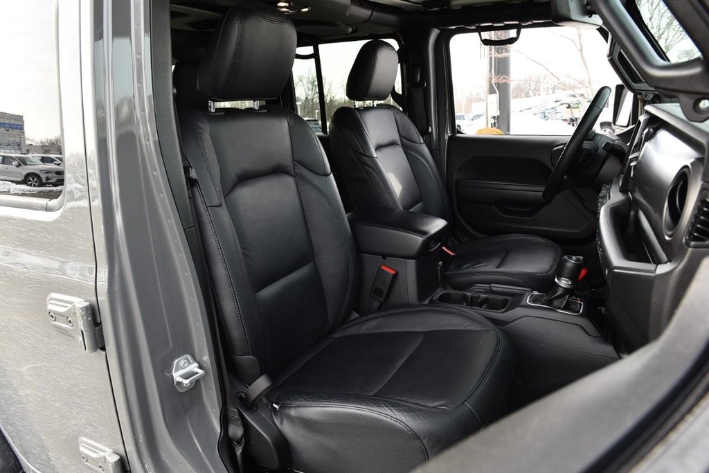 Jeep Wrangler Vehicle Image 21