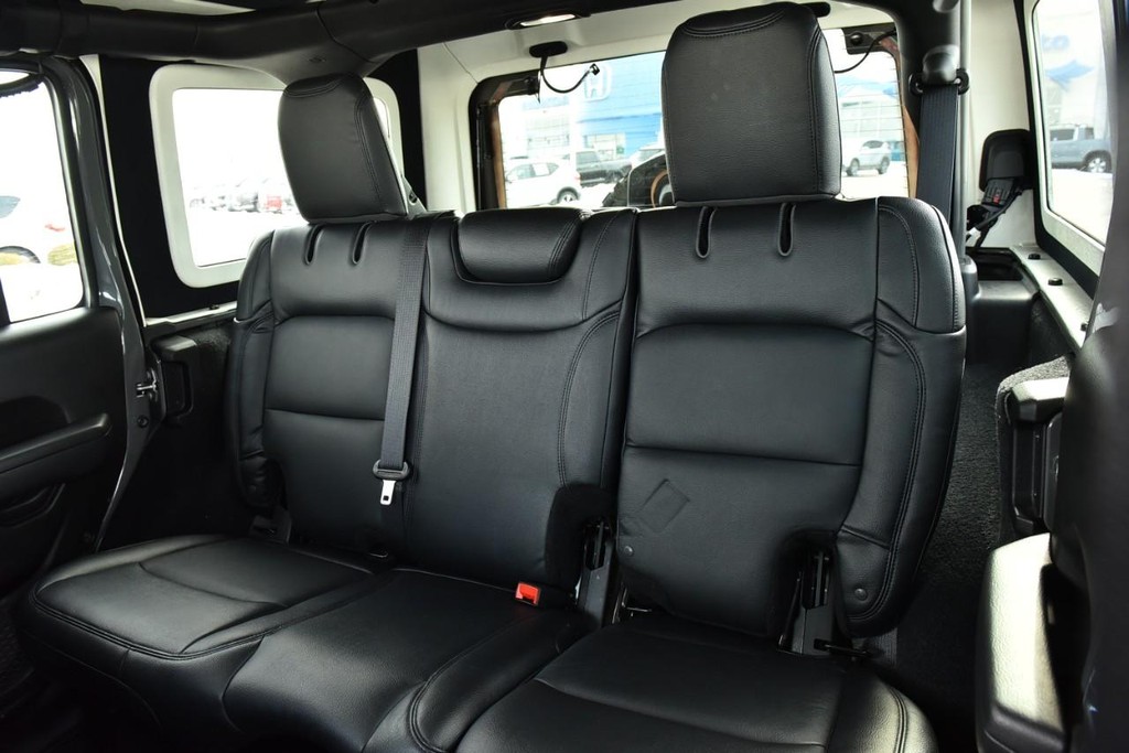 Jeep Wrangler Vehicle Image 22