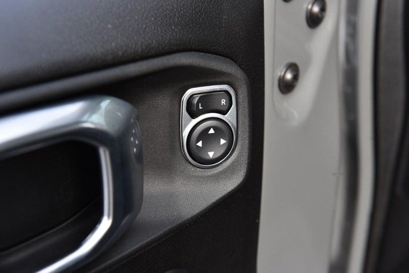 Jeep Wrangler Vehicle Image 08