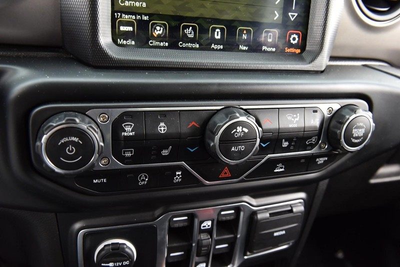 Jeep Wrangler Vehicle Image 14