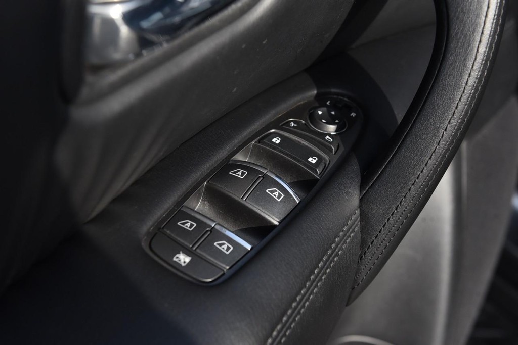 Nissan Armada Vehicle Image 08