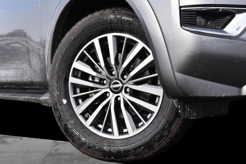 Nissan Armada Vehicle Image 03