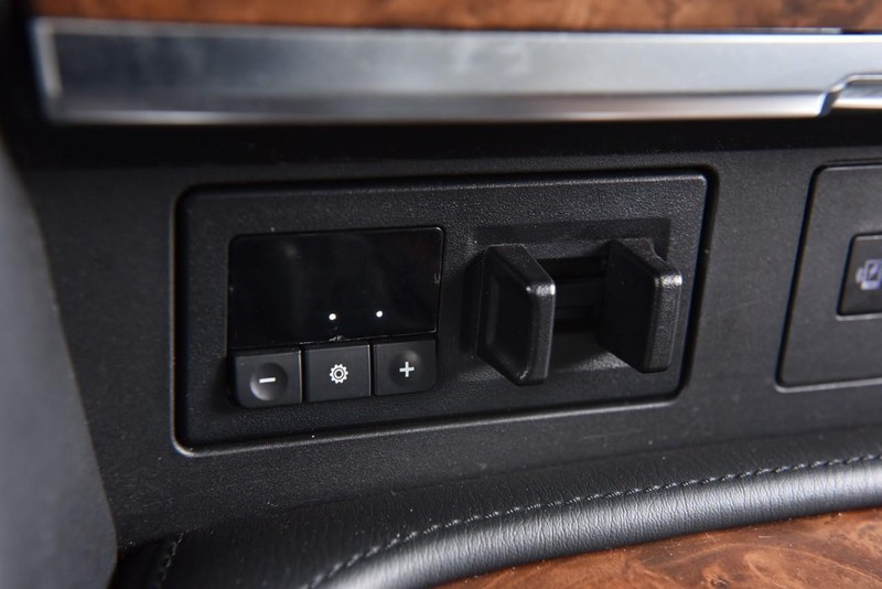 Nissan Armada Vehicle Image 19