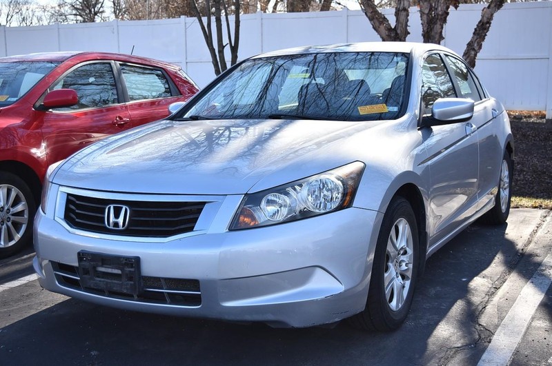 Honda Accord Sedan Vehicle Full-screen Gallery Image 4