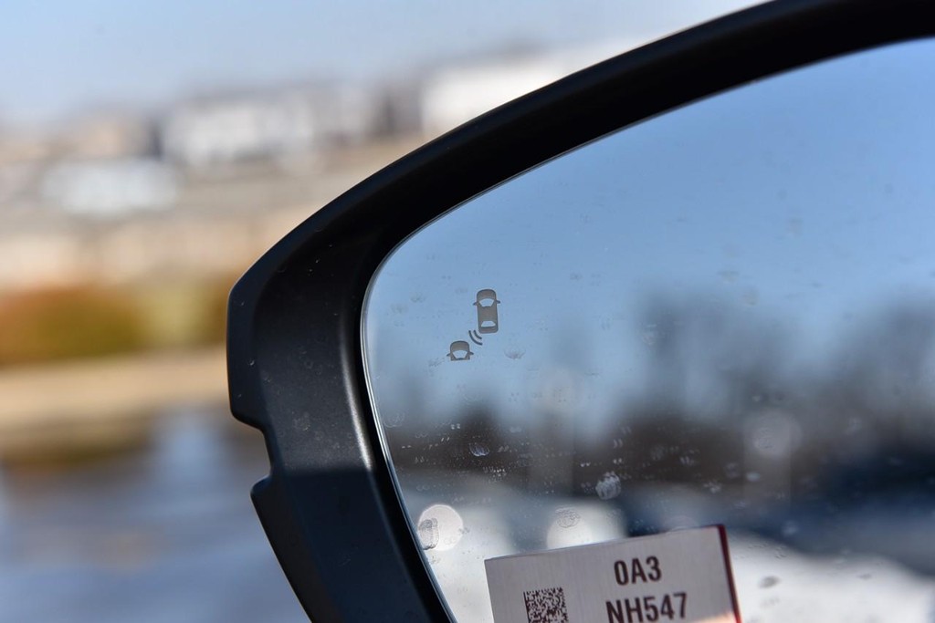 Honda Civic Sedan Hybrid Vehicle Image 10