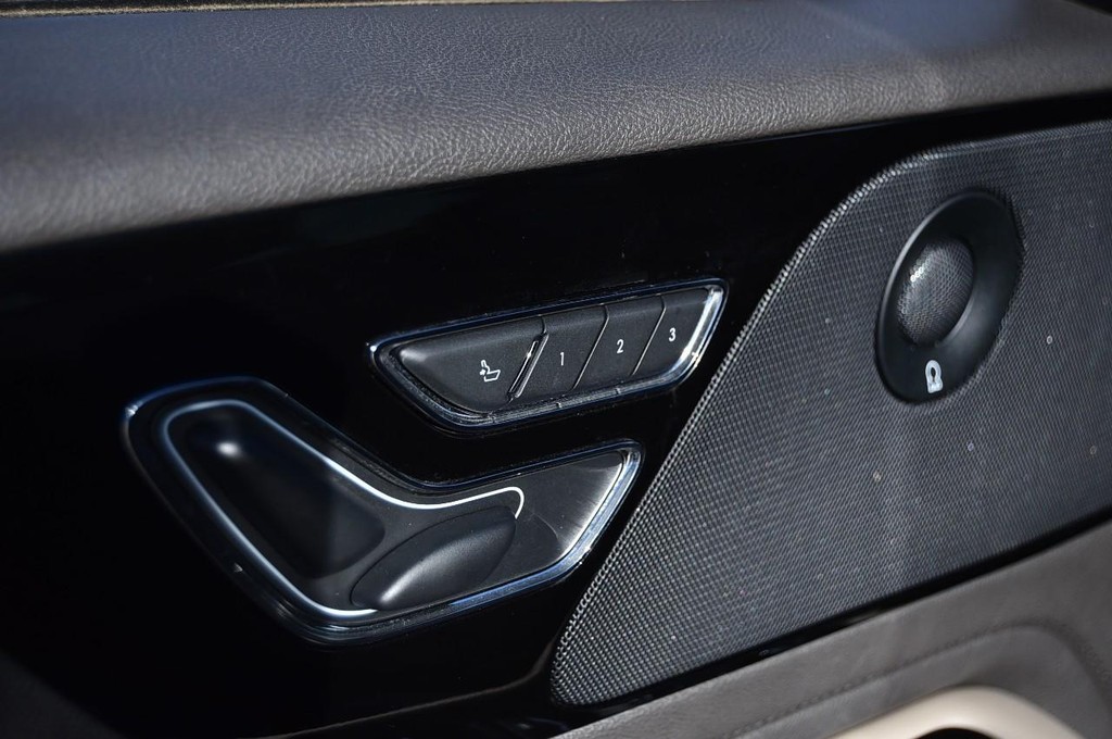 Lincoln Aviator Vehicle Image 09