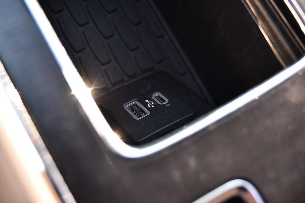 Lincoln Aviator Vehicle Image 18