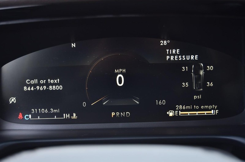 Lincoln Aviator Vehicle Full-screen Gallery Image 12