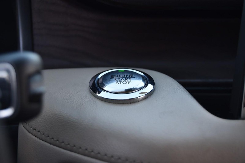 Lincoln Aviator Vehicle Full-screen Gallery Image 15