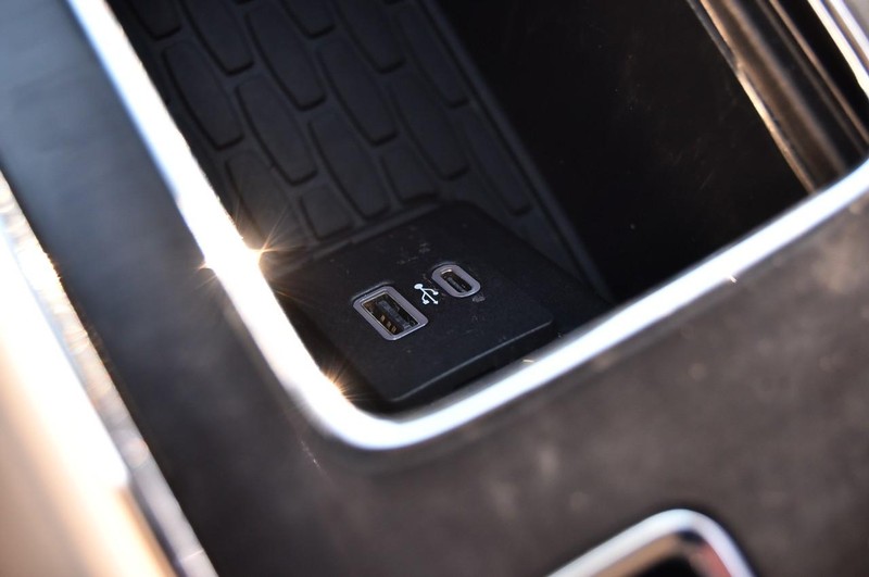 Lincoln Aviator Vehicle Full-screen Gallery Image 18