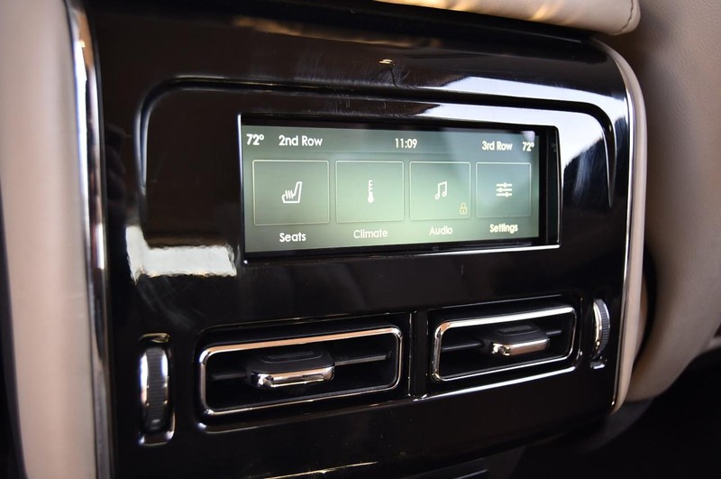 Lincoln Aviator Vehicle Full-screen Gallery Image 23