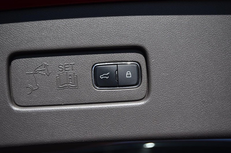 Lincoln Aviator Vehicle Full-screen Gallery Image 26