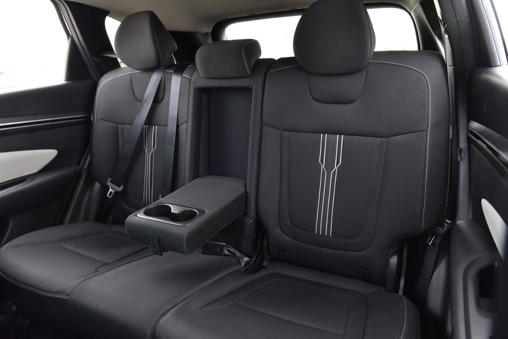 Hyundai Tucson Vehicle Image 22