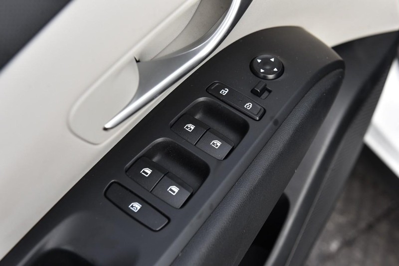 Hyundai Tucson Vehicle Image 08