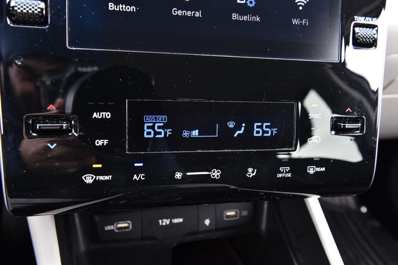 Hyundai Tucson Vehicle Image 14