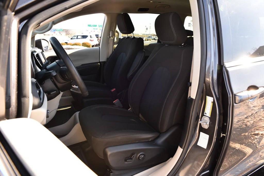 Chrysler Voyager Vehicle Image 18