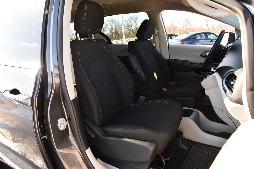 Chrysler Voyager Vehicle Image 19