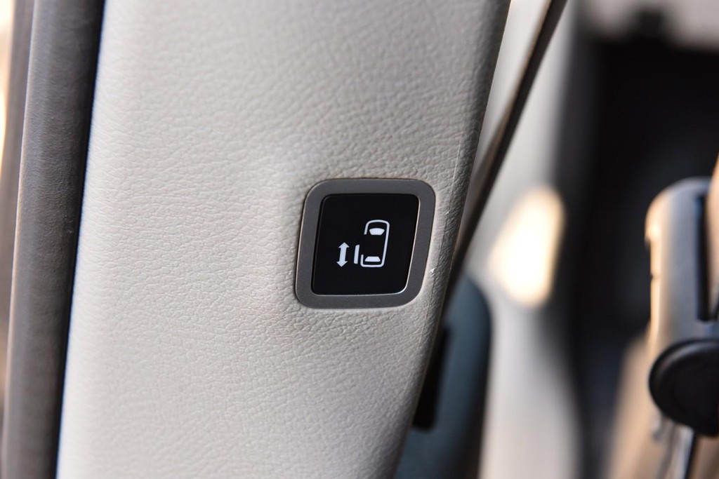 Chrysler Voyager Vehicle Image 22