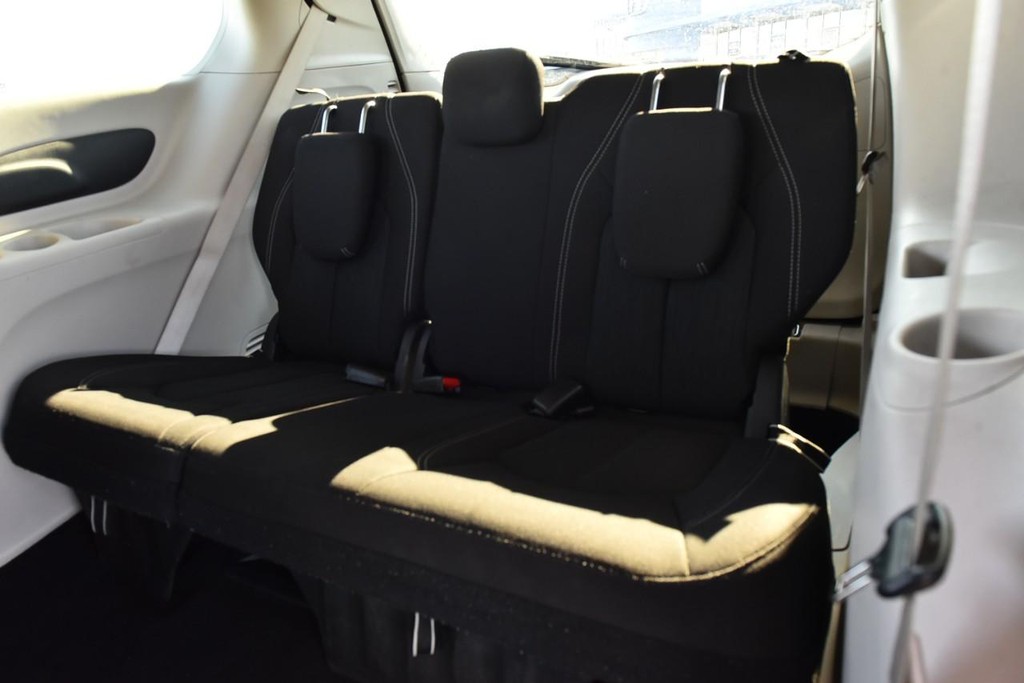 Chrysler Voyager Vehicle Image 23