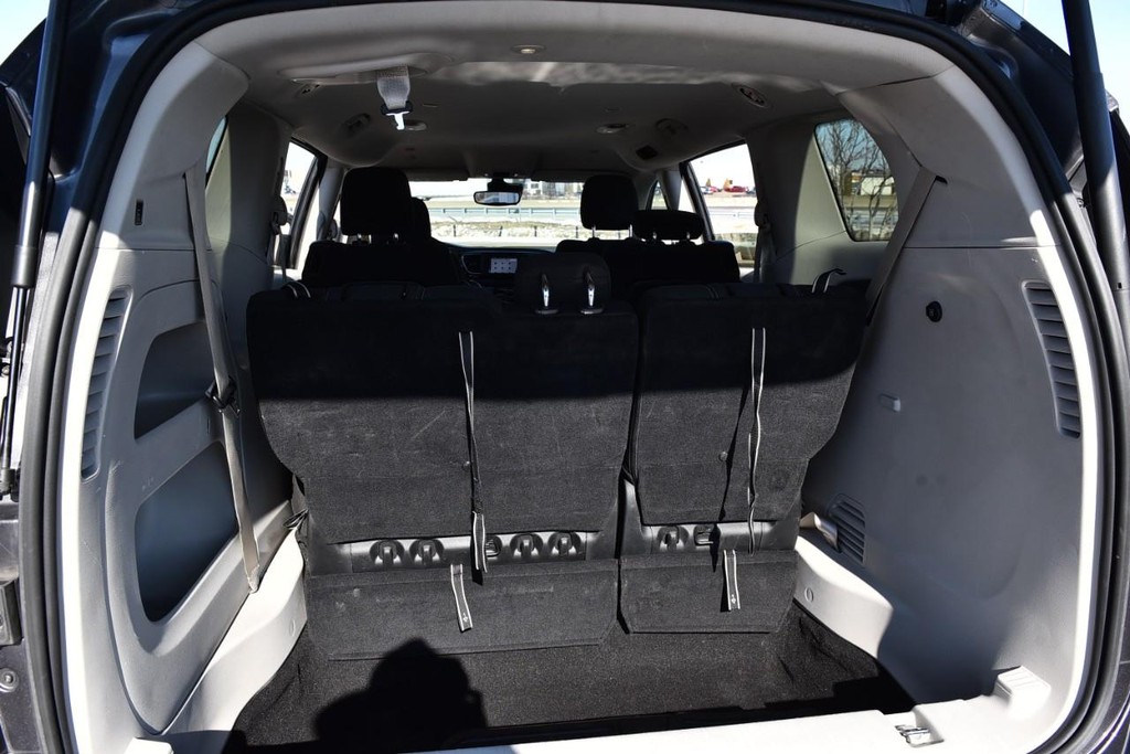 Chrysler Voyager Vehicle Image 24
