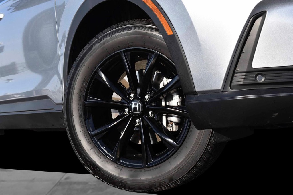 Honda CR-V Hybrid Vehicle Image 03