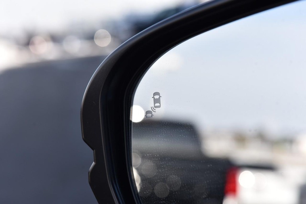 Honda CR-V Hybrid Vehicle Image 10