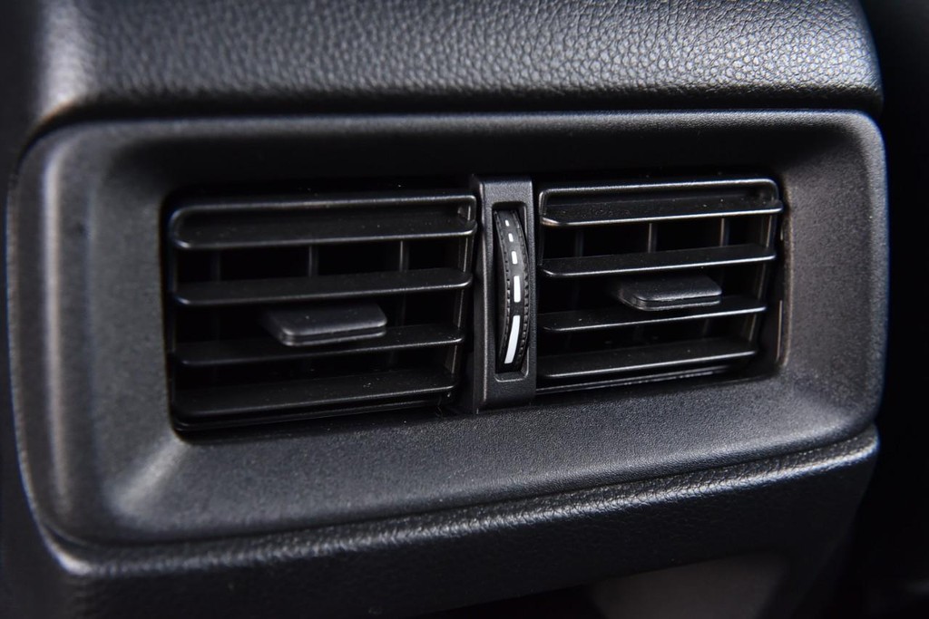 Honda CR-V Hybrid Vehicle Image 26