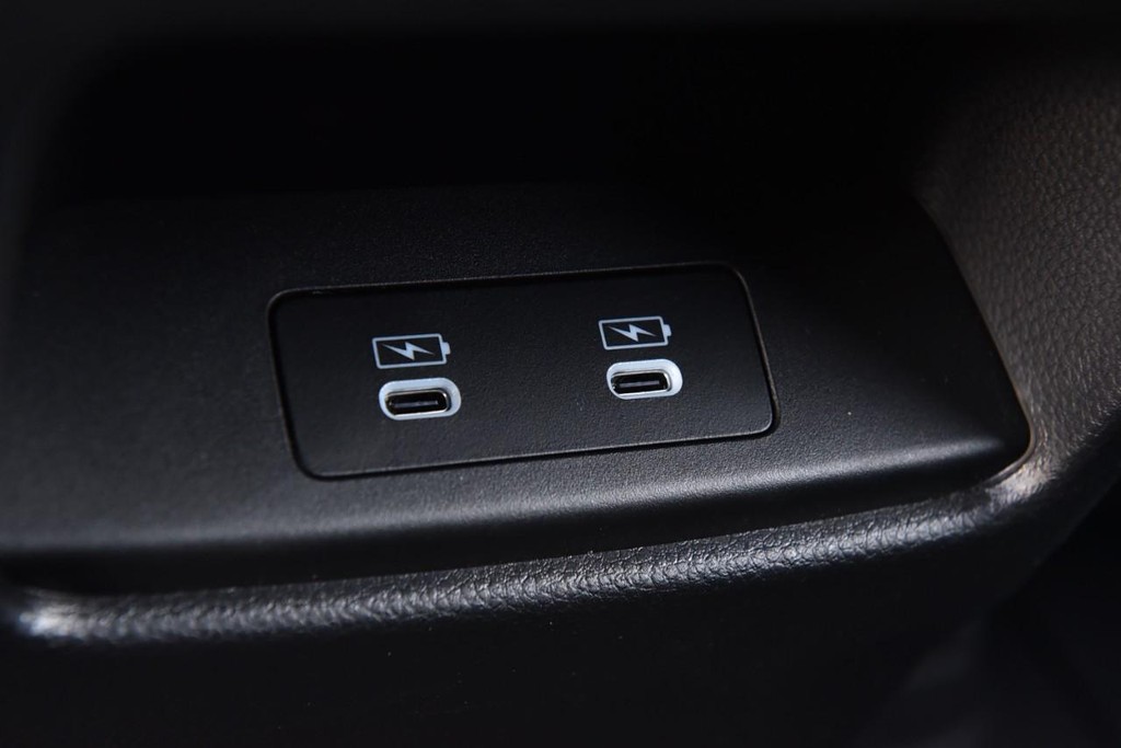 Honda CR-V Hybrid Vehicle Image 27