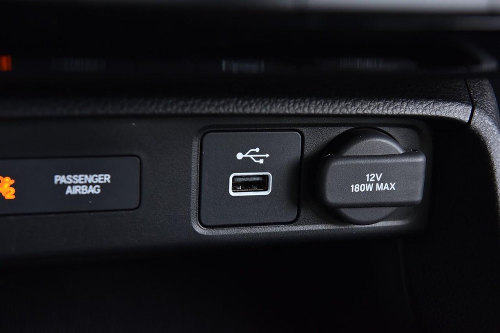 Honda Civic Hatchback Vehicle Image 15