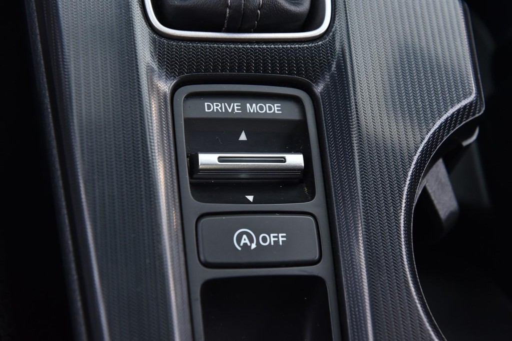 Honda Civic Hatchback Vehicle Image 16