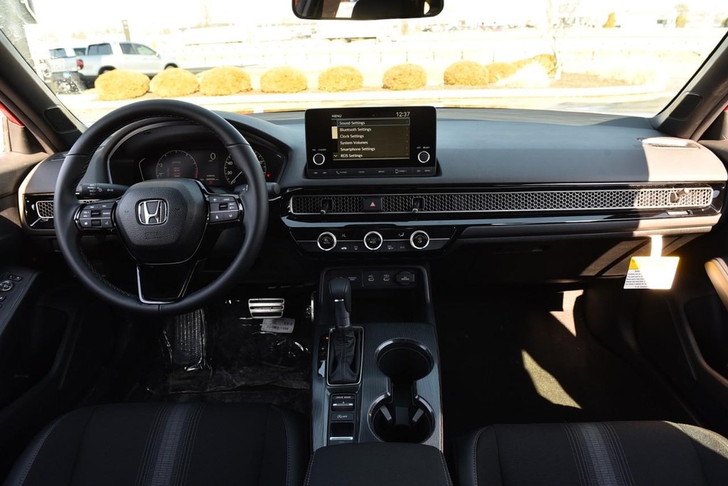 Honda Civic Hatchback Vehicle Image 07