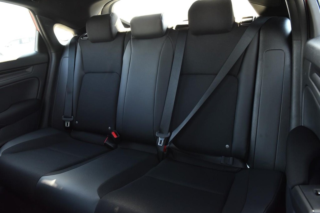 Honda Civic Hatchback Vehicle Image 22