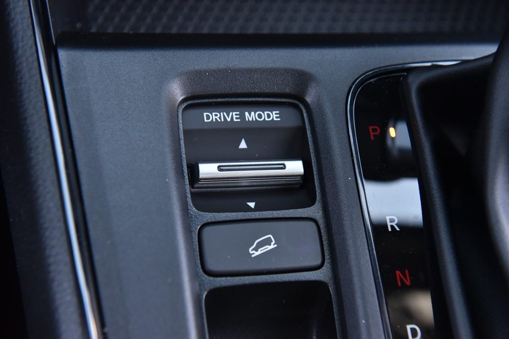 Honda CR-V Hybrid Vehicle Image 19