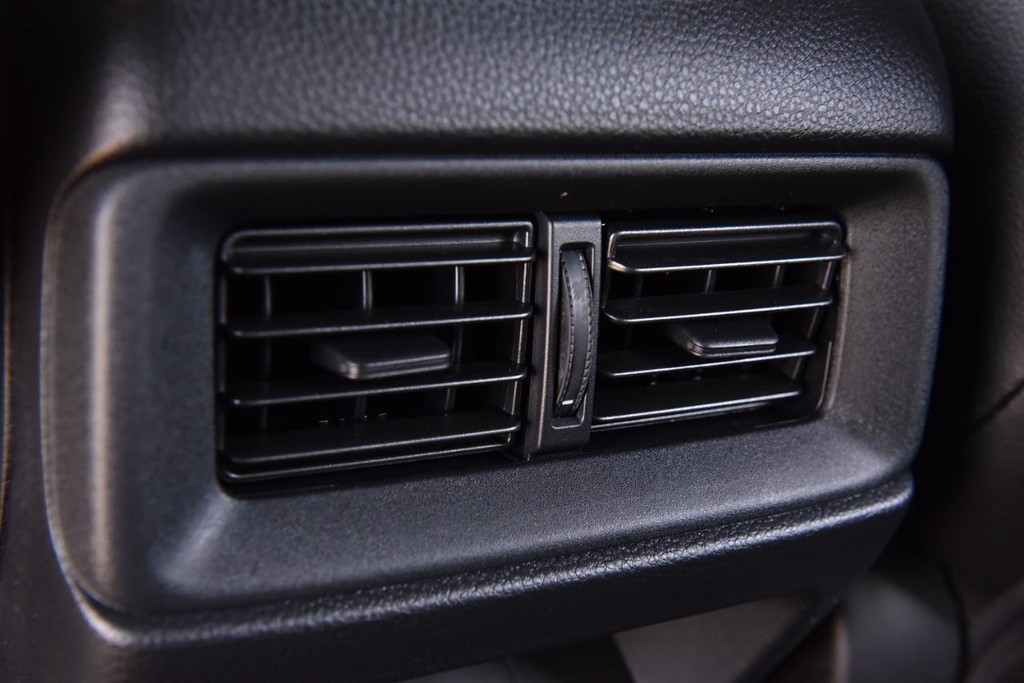 Honda CR-V Hybrid Vehicle Image 26