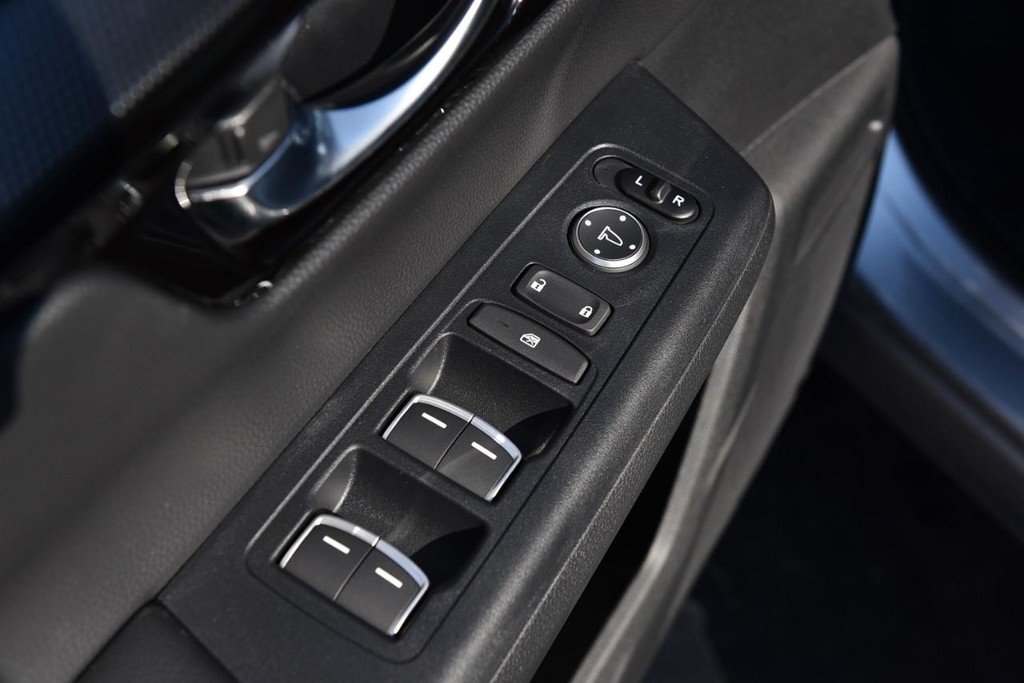 Honda CR-V Hybrid Vehicle Image 08