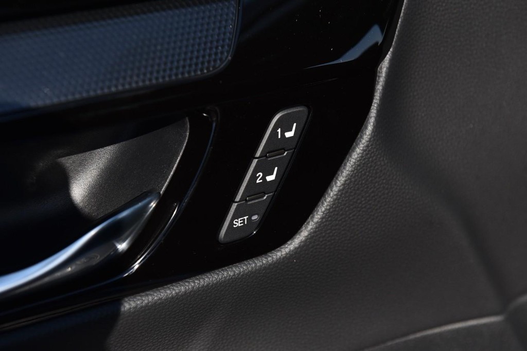 Honda CR-V Hybrid Vehicle Image 09