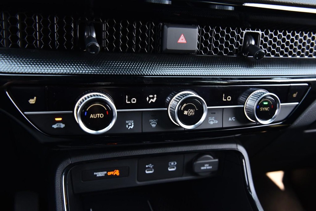 Honda CR-V Hybrid Vehicle Image 16