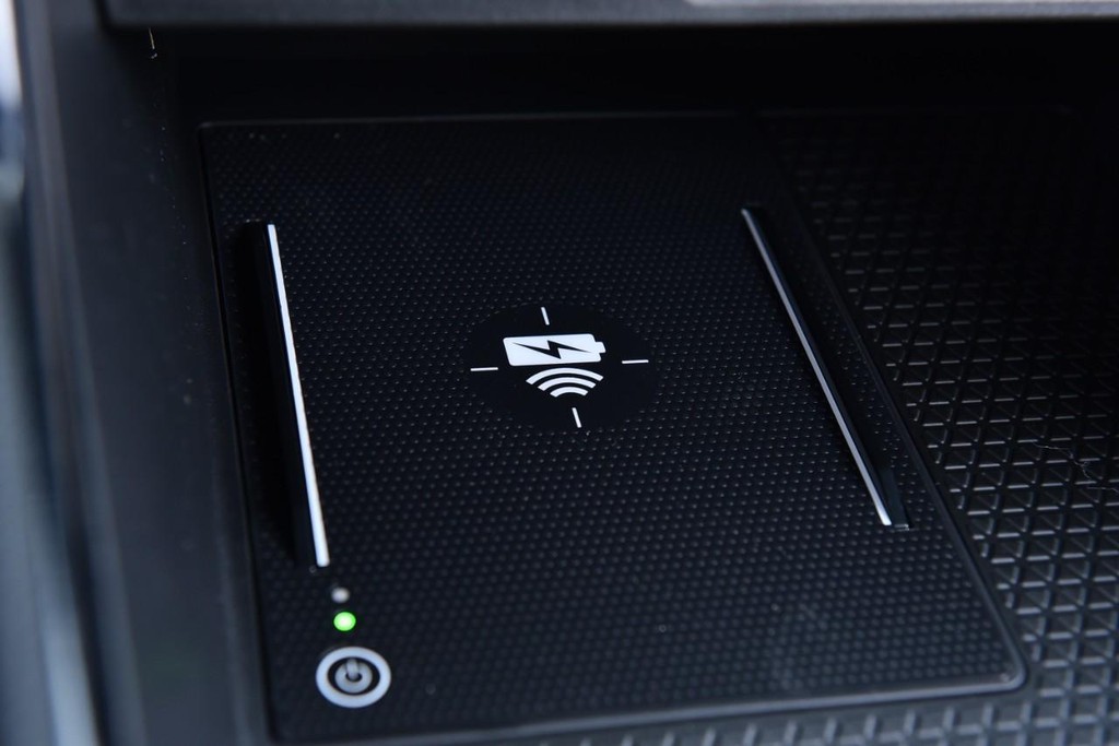 Honda CR-V Hybrid Vehicle Image 18