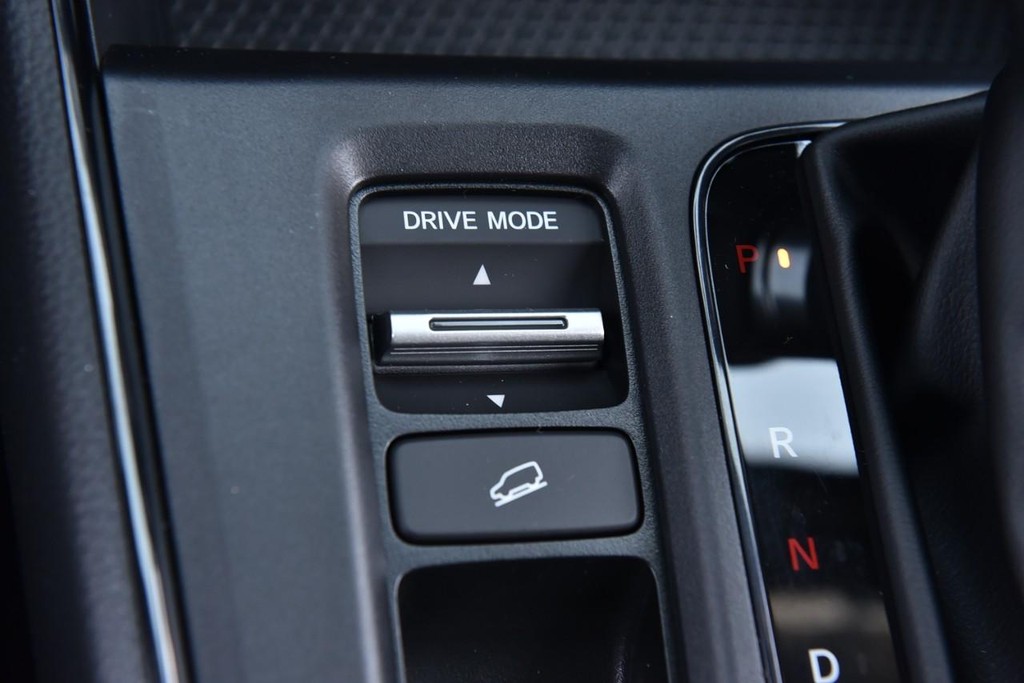 Honda CR-V Hybrid Vehicle Image 19