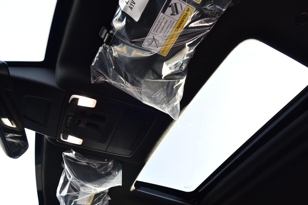 Honda CR-V Hybrid Vehicle Image 24